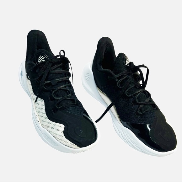 Athletic_Shoes